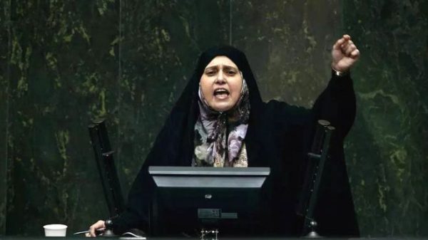 اعتراف پروانه سلحشوری درباره گرانی بنزین اعتراف پروانه سلحشوری درباره گرانی بنزین