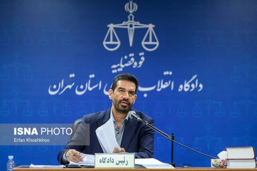 اولین جلسه دادگاه رسیدگی به پرونده «داریوش امان کی» و ۴ متهم دیگر اقتصادی آغاز شد اولین جلسه دادگاه رسیدگی به پرونده «داریوش امان کی» و ۴ متهم دیگر اقتصادی آغاز شد